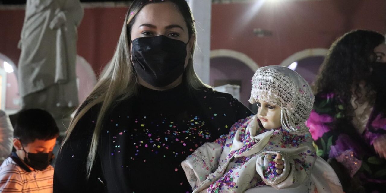 Hacen tradicional levantamiento de Niño Dios en Manuel Doblado