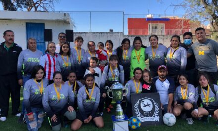 Puerta de Llave gana Liga de fútbol femenil en Manuel Doblado