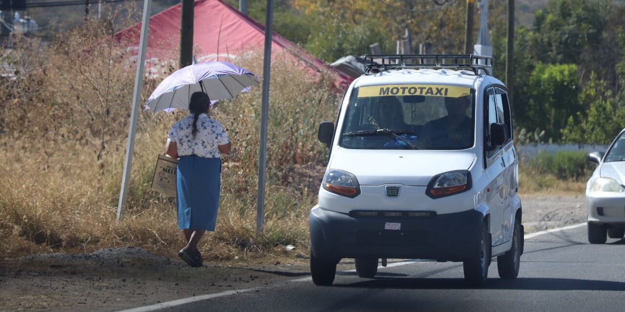 Mototaxis en Manuel Doblado, ilegales y un peligro