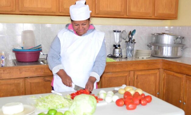 Nutriólogos del DIF Estatal Invitan a las Familias a Llevar una Vida Saludable