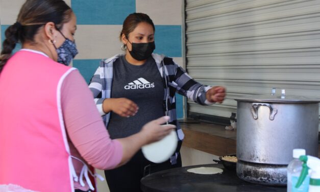 Purisimenses hacen uso de comedores comunitarios