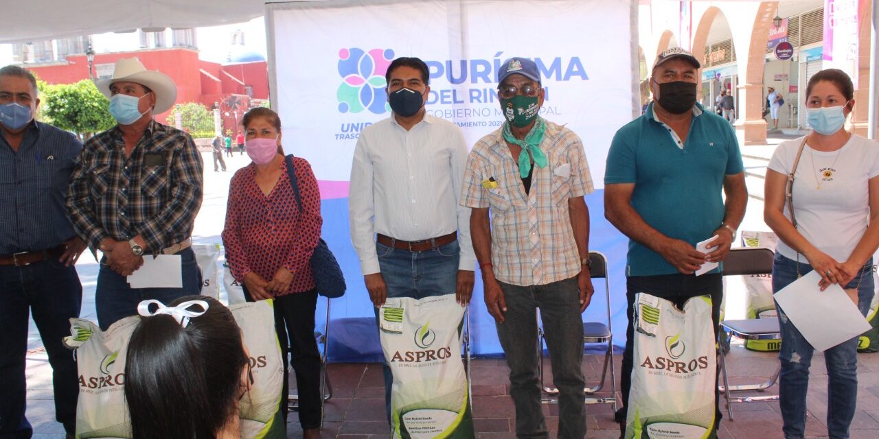 Apoyan a productores de maíz en Purísima del Rincón