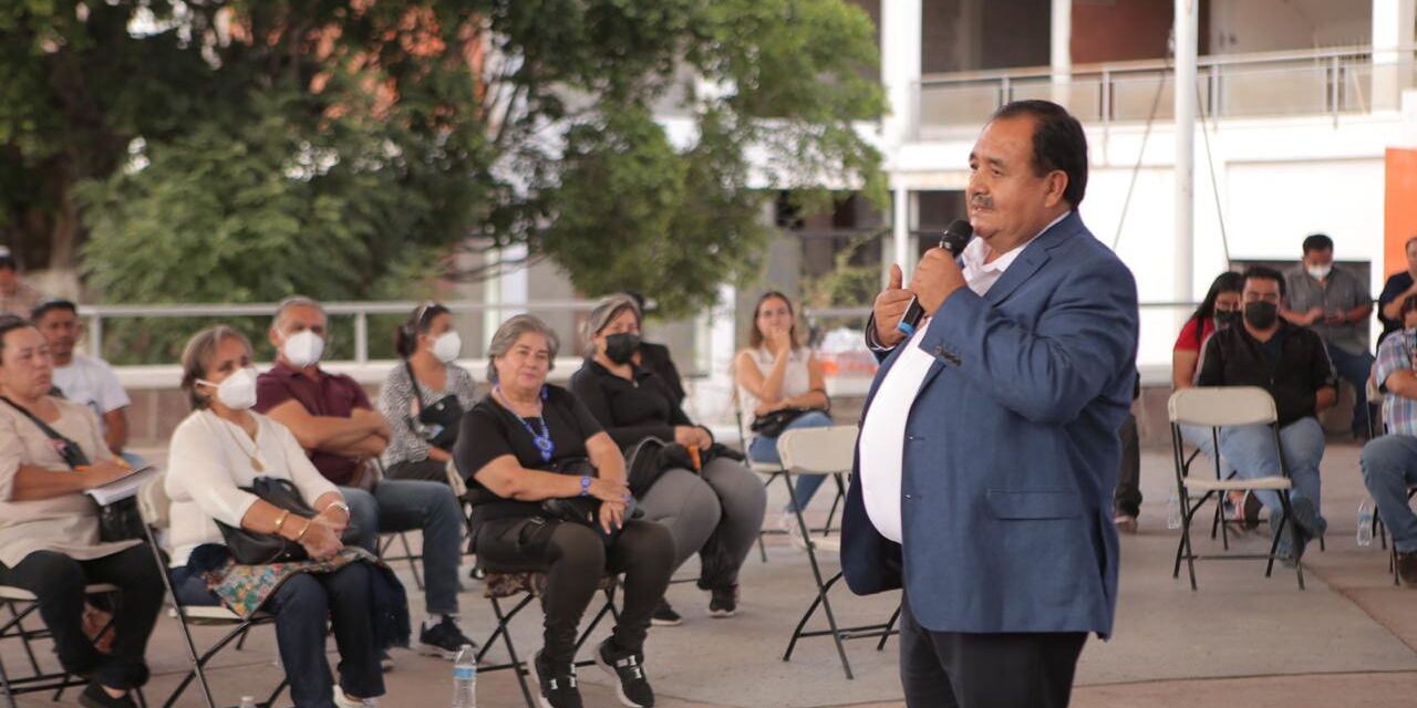 Representante del SNTE visita a docentes de los Pueblos del Rincón