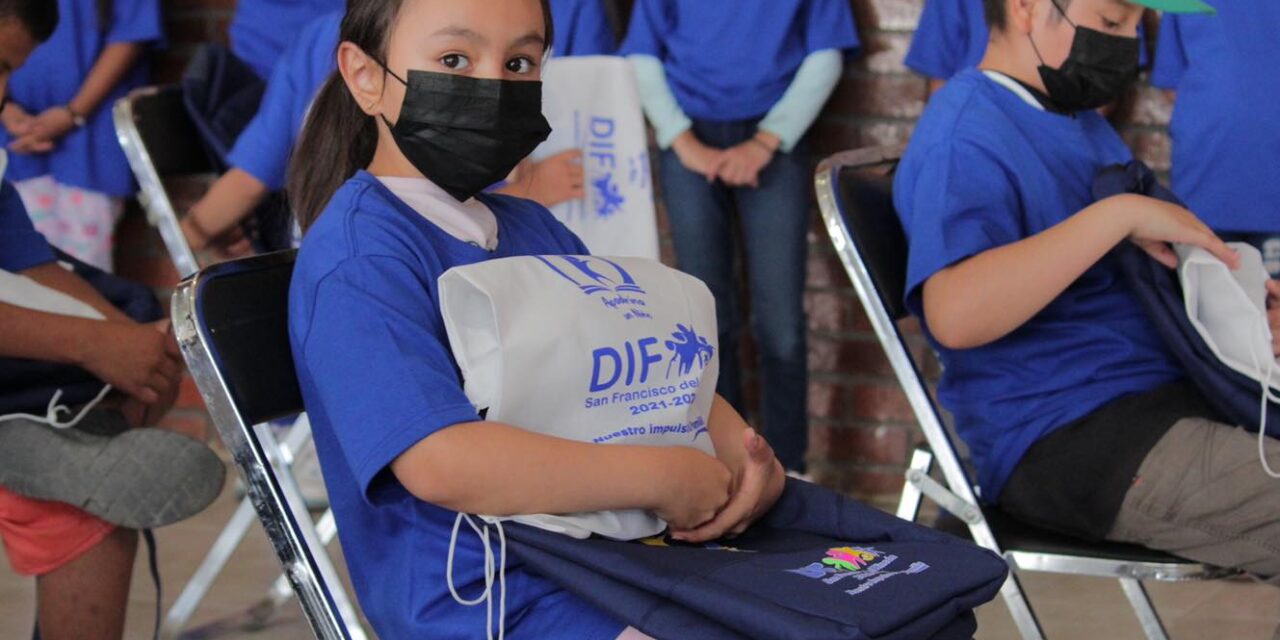 ¡Súmate! DIF SFR hace campaña para entregar útiles a estudiantes