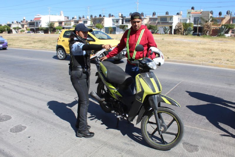 Operativo ráfaga en León, multan a mil motociclistas