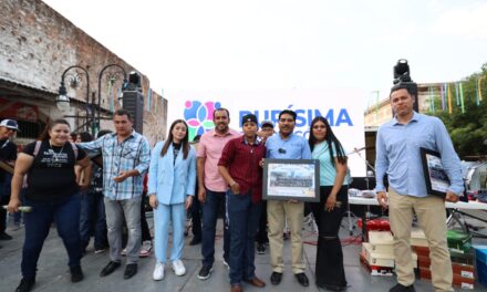 Celebran a estudiantes en Jalpa de Cánovas
