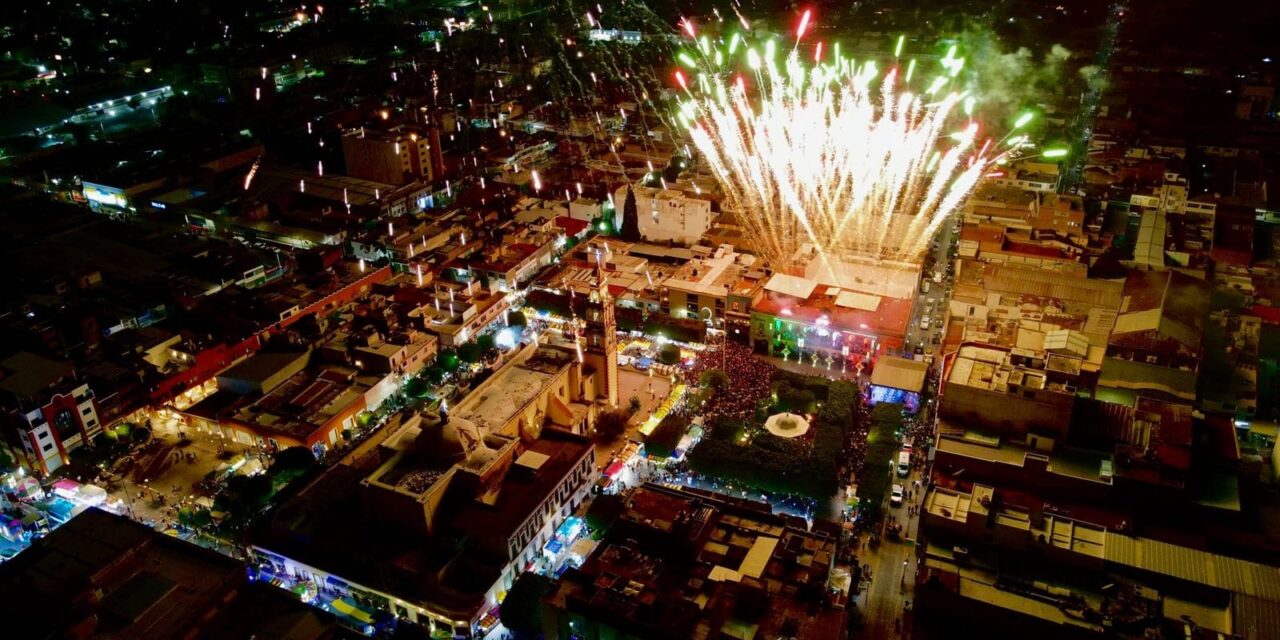 Miles de francorrinconeses celebran la Independencia de México