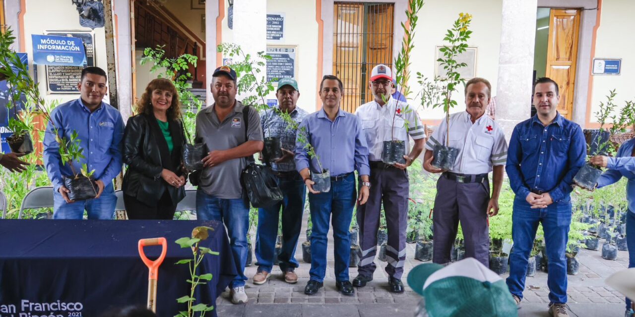 En San Francisco del Rincón entregan más de mil árboles