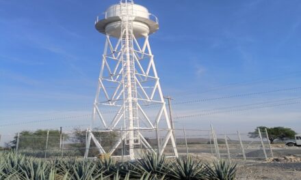 Llevan agua a comunidad de San Francisco del Rincón