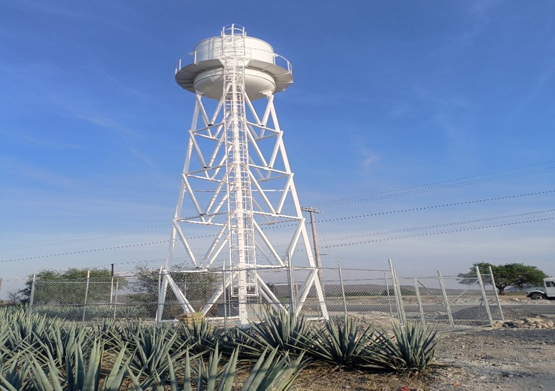 Llevan agua a comunidad de San Francisco del Rincón