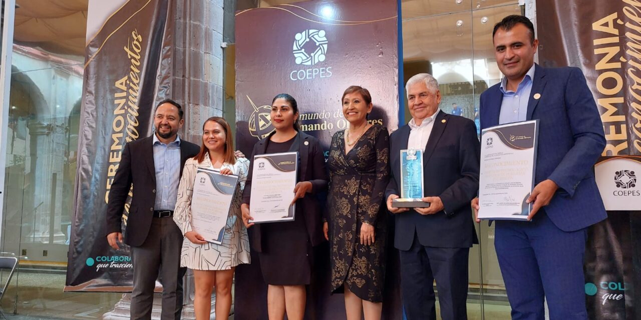 Tec Purísima recibe distintivos estatales