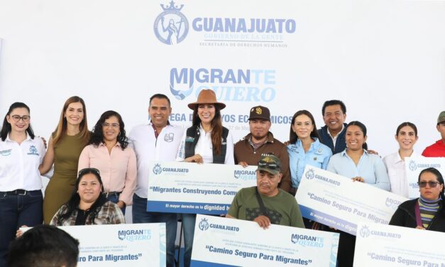 Entrega Gobernadora apoyos a migrantes del Estado