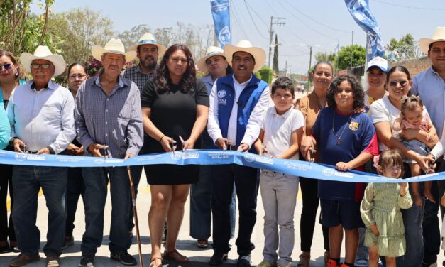 Comunidad de Purísima recibe pavimentación