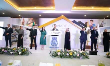 Libia Dennise toma protesta al Consejo Directivo de CANADEVI Guanajuato