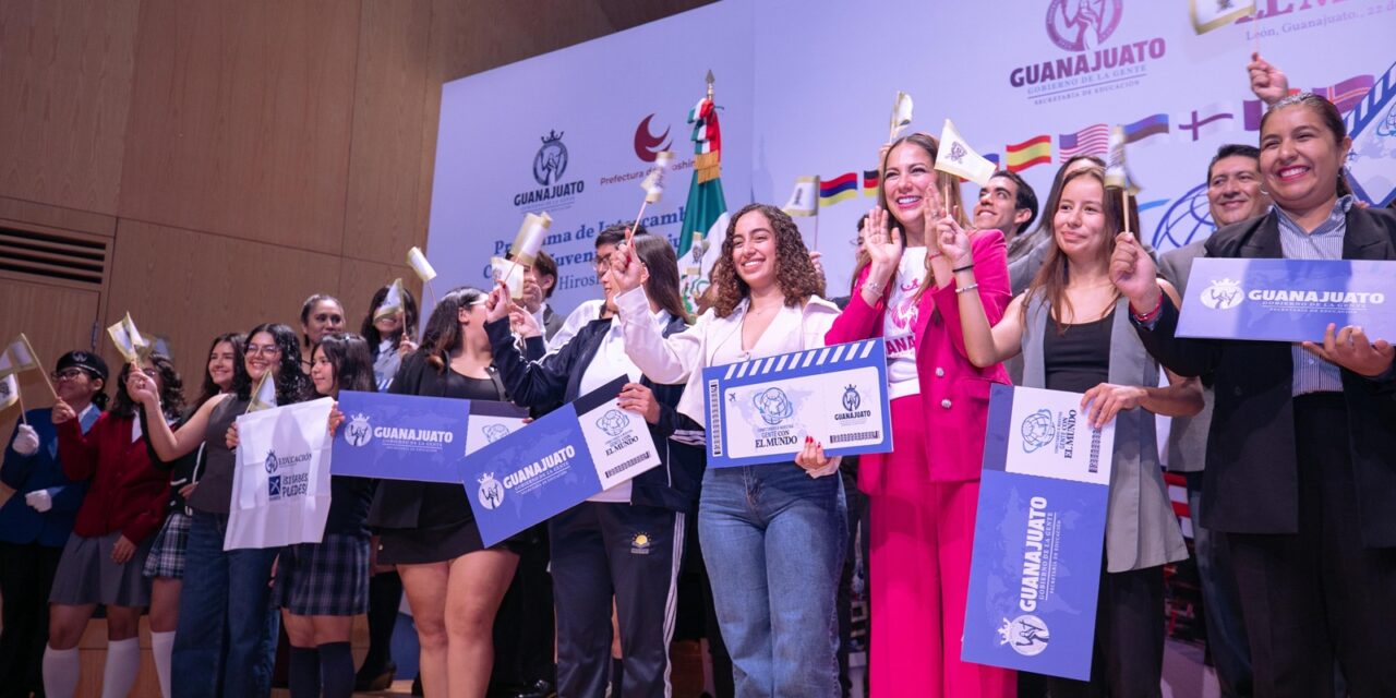 Abandera Gobernadora a beneficiarios de Intercambio académico Guanajuato-Hiroshima