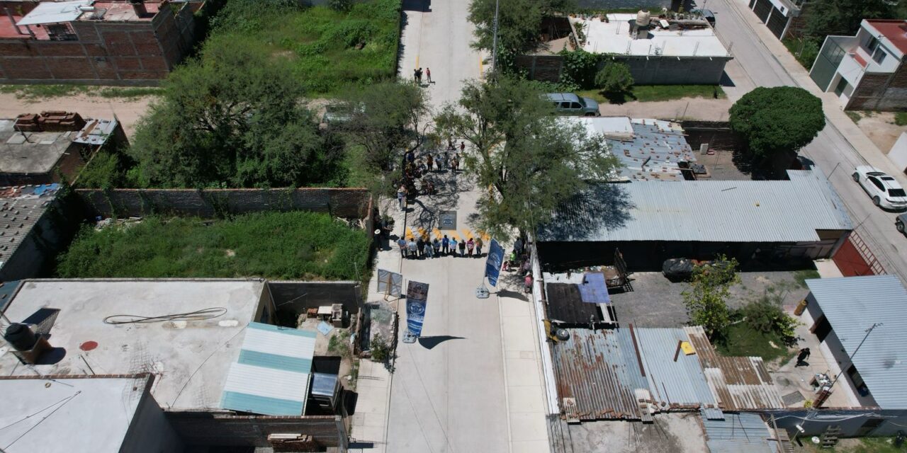 Entregan nueva calle pavimentada en Purísima del Rincón