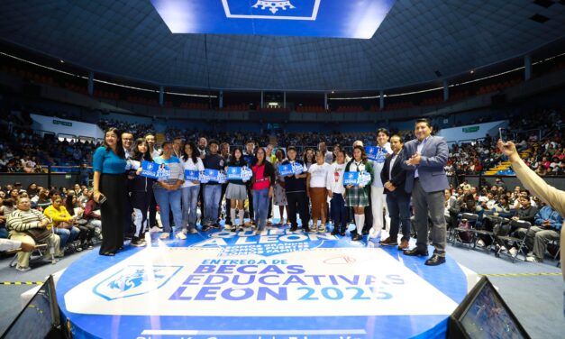 Agilizan entrega de becas en León