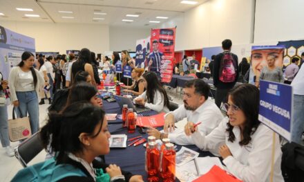 Llevan oportunidades de empleo a jóvenes de Guanajuato