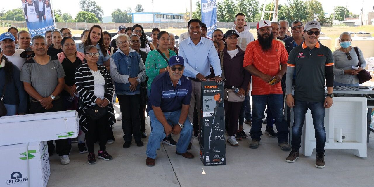 Brindan apoyo a familias de Purísima del Rincón