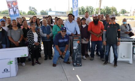 Brindan apoyo a familias de Purísima del Rincón