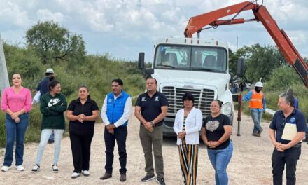 Electrifican comunidades de Purísima del Rincón