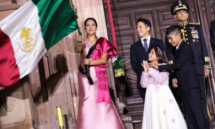 “Vivan las mujeres que siguen construyendo la Patria”: Libia Dennise