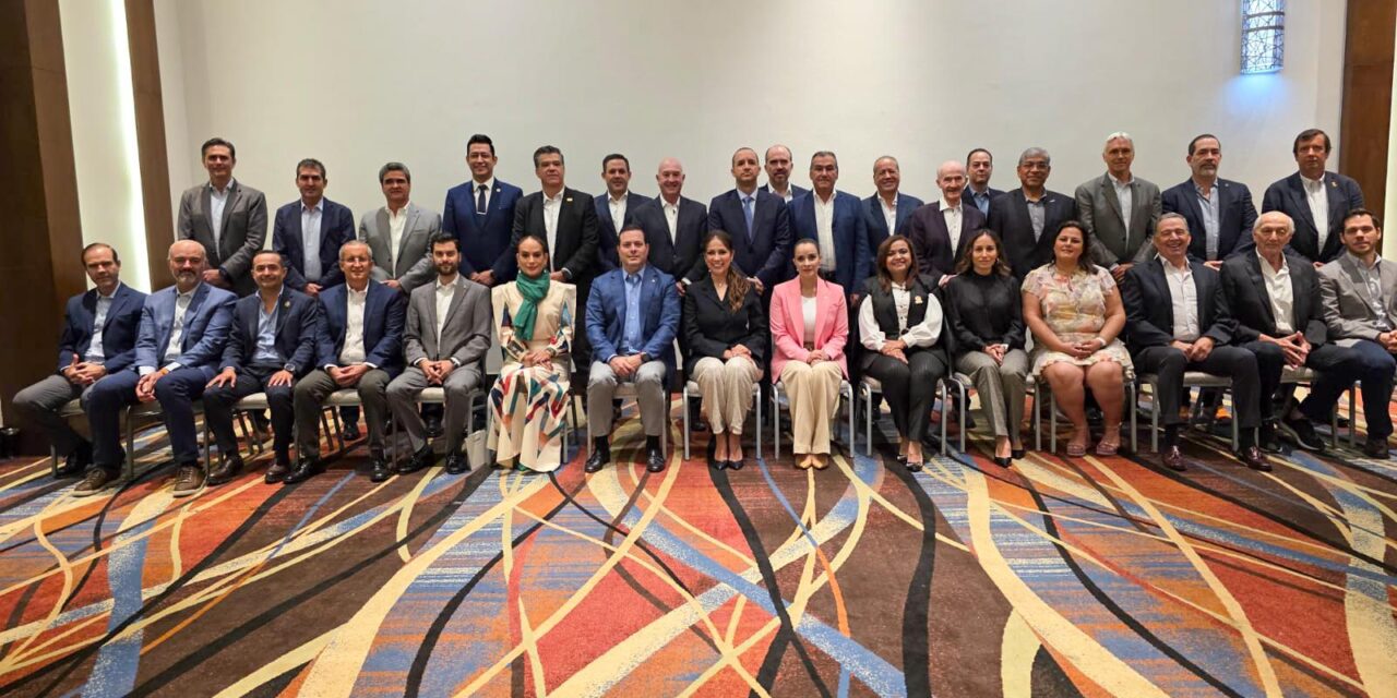 Reconoce Libia Dennise labor del sector empresarial en Guanajuato