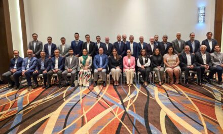 Reconoce Libia Dennise labor del sector empresarial en Guanajuato