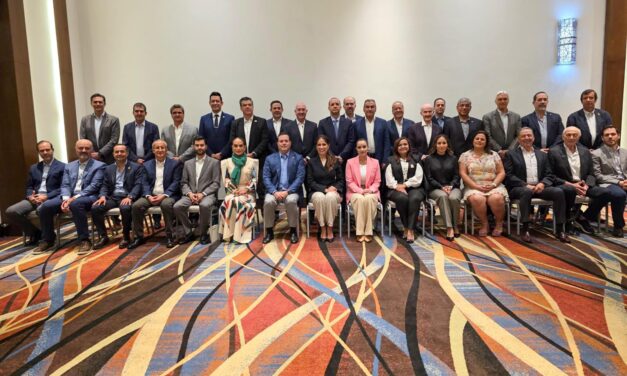 Reconoce Libia Dennise labor del sector empresarial en Guanajuato