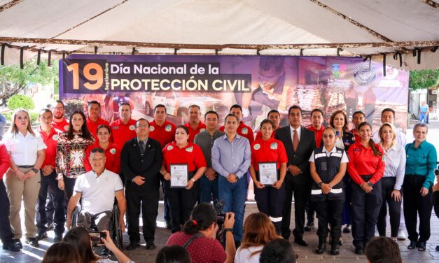 Equipan y reconocen a Protección Civil de San Francisco del Rincón