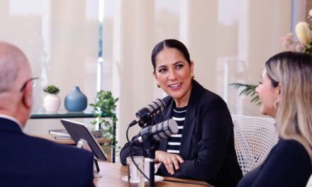 Anuncia Gobernadora 2 mil becas para mujeres en la UVEG