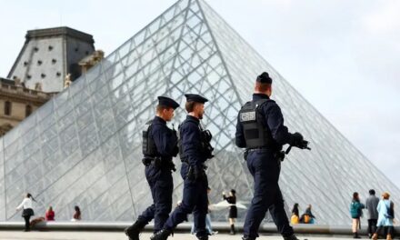 Rateros en el Louvre