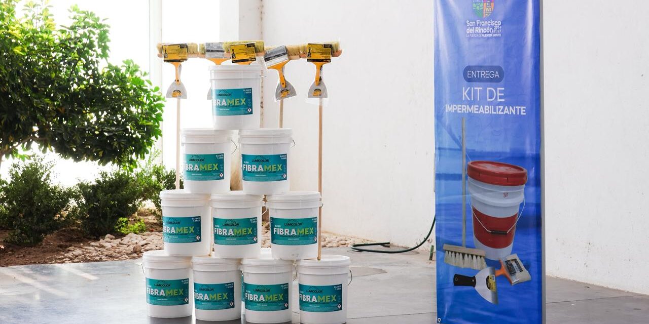 Entregan impermeabilizante en San Francisco del Rincón