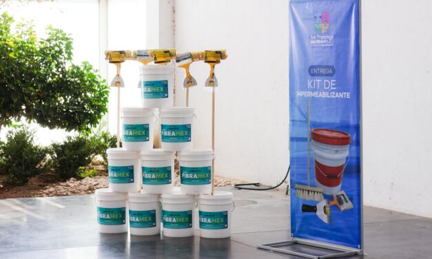 Entregan impermeabilizante en San Francisco del Rincón