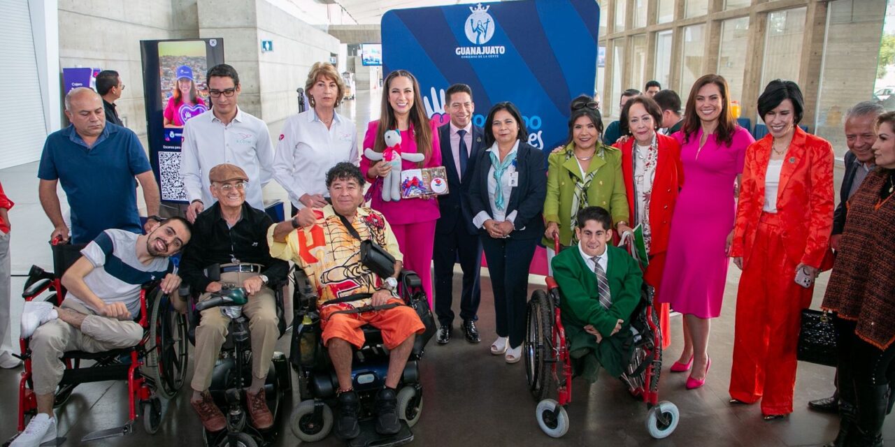 entregan primeros apoyos «Tocando corazones»