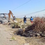 Limpian carreteras de Purísima del Rincón