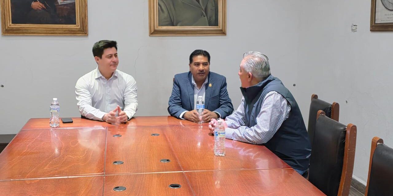 Alcaldes de Manuel Doblado y Purísima del Rincón realizan reunión de trabajo