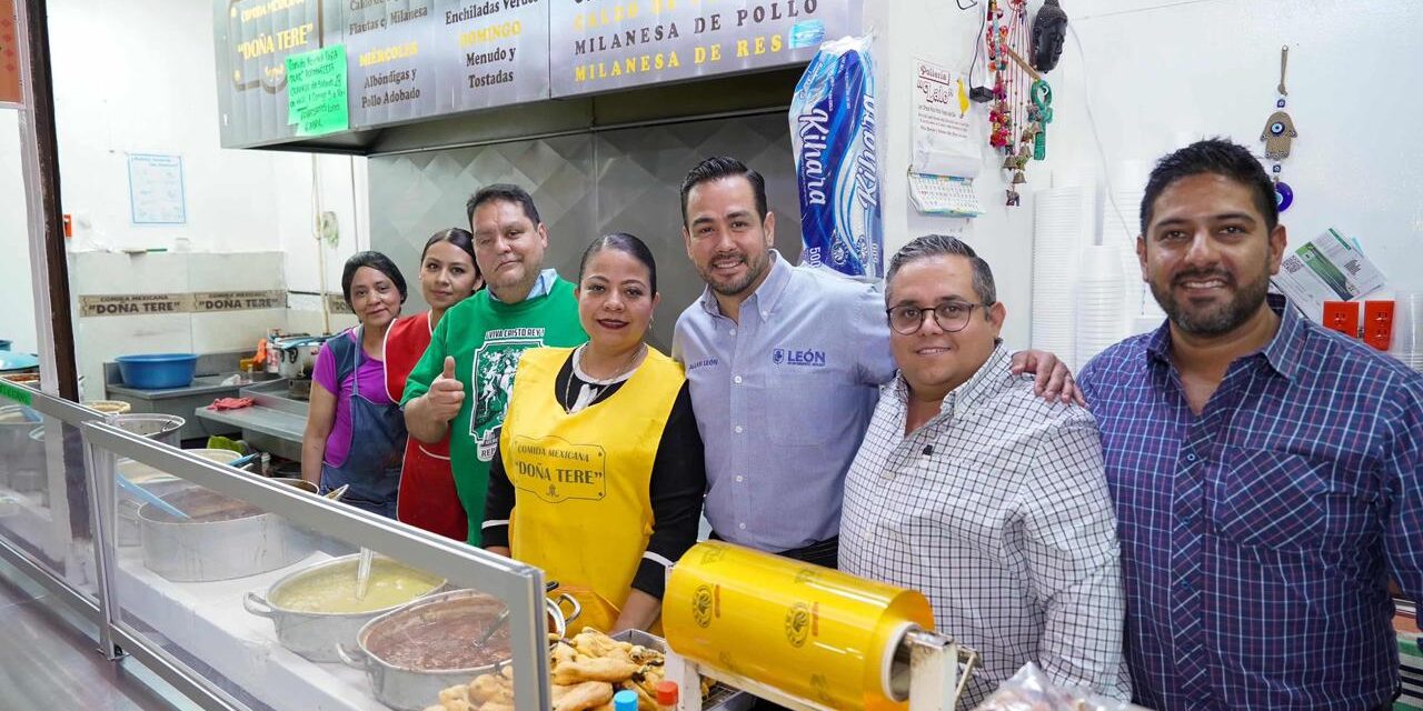En León escuchan a comerciantes de mercados