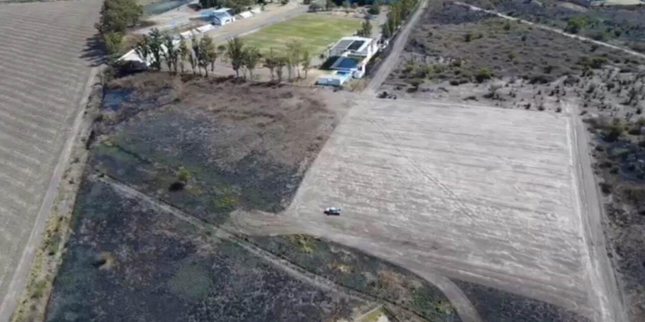 Rehabilitan dos canchas de futbol en Manuel Doblado