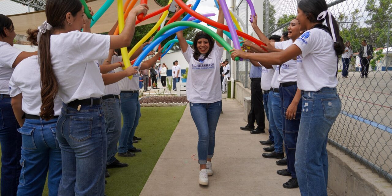 1 mil 014 MDP para preparatorias en Guanajuato