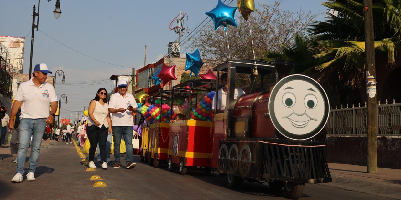 Celebran a infantes de Purísima con juegos y regalos