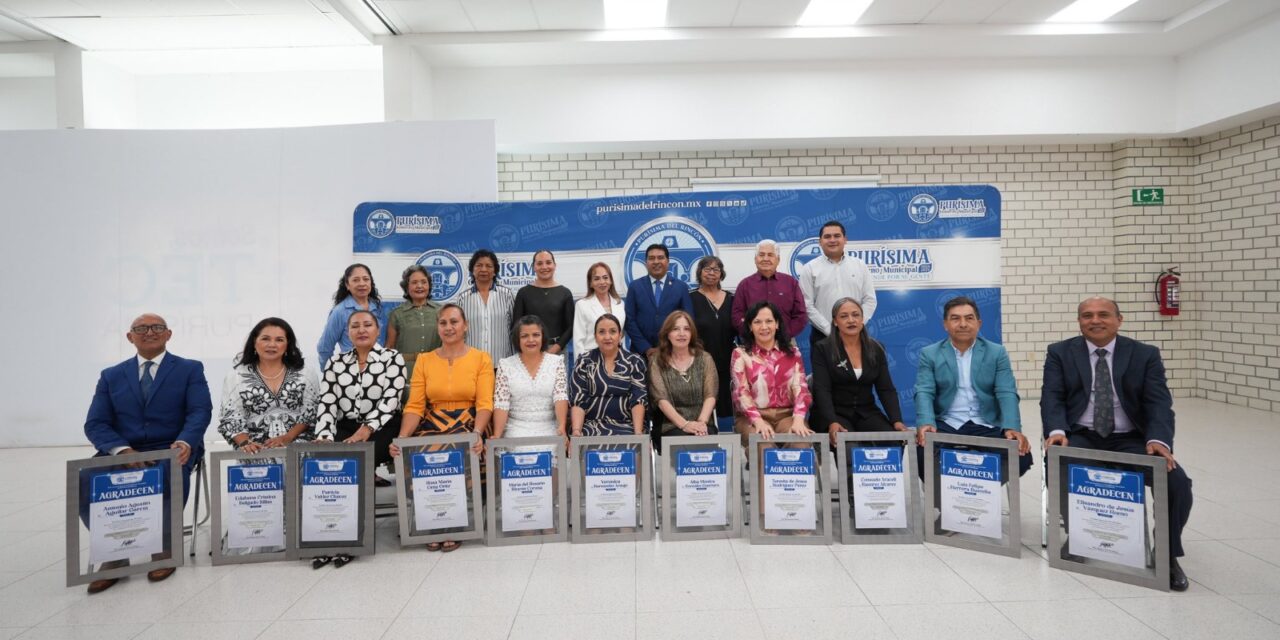 Reconocen a docentes de Purísima del Rincón