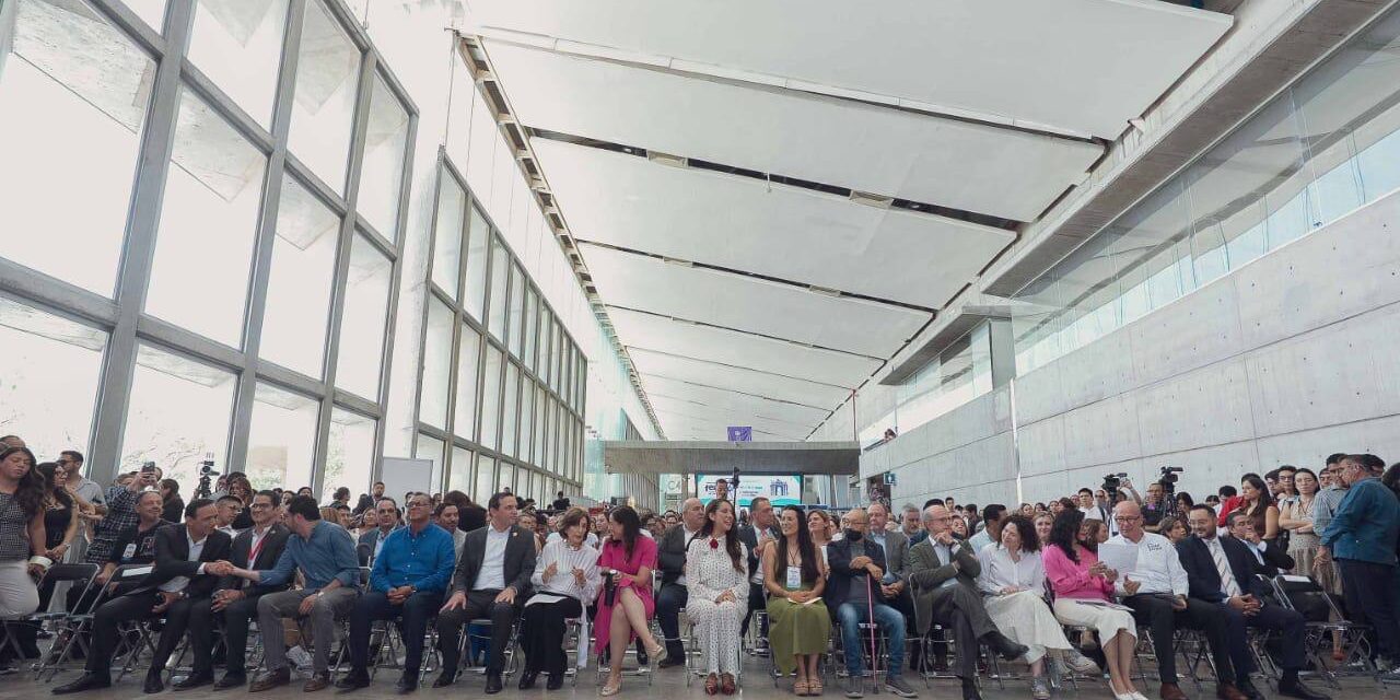 Gobernadora conmemora el Día del Trabajo