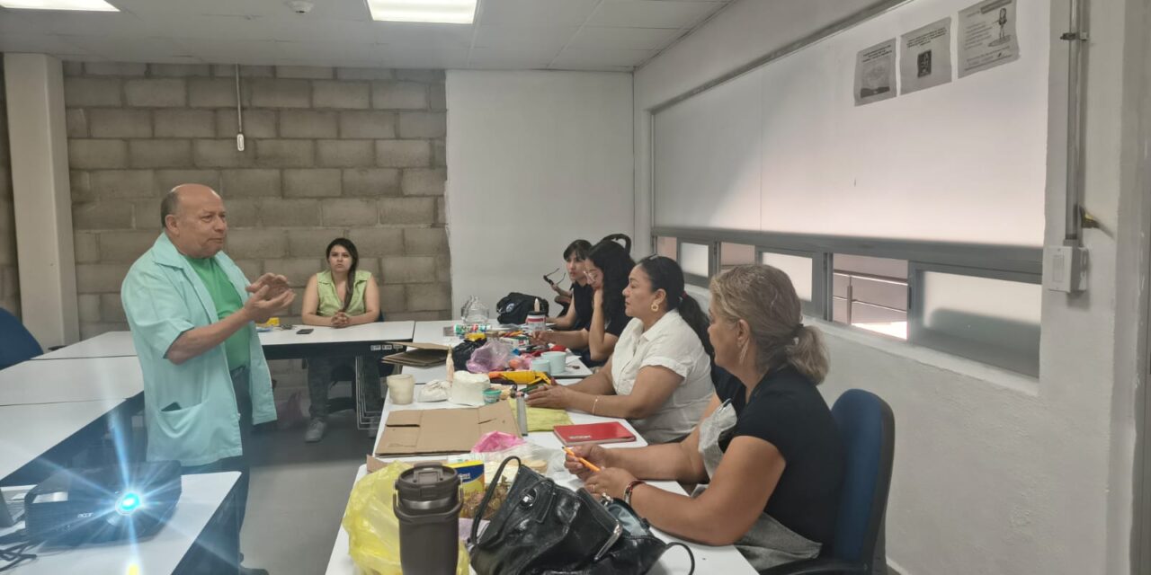 Participa en el curso de elaboración de productos de limpieza en IECA San Francisco del Rincón