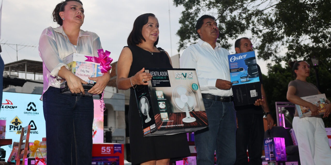 Celebran a las mamás de Purísima del Rincón