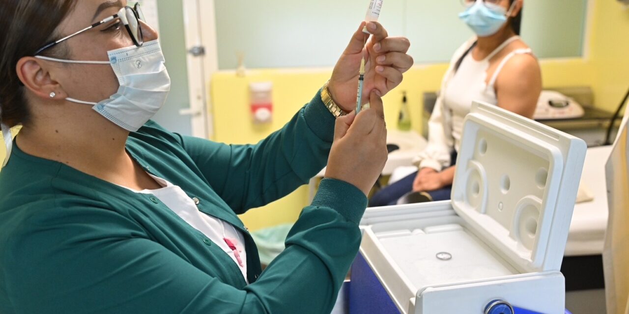 IMSS Guanajuato aplica más de 186 mil vacunas durante Semana Nacional de Salud