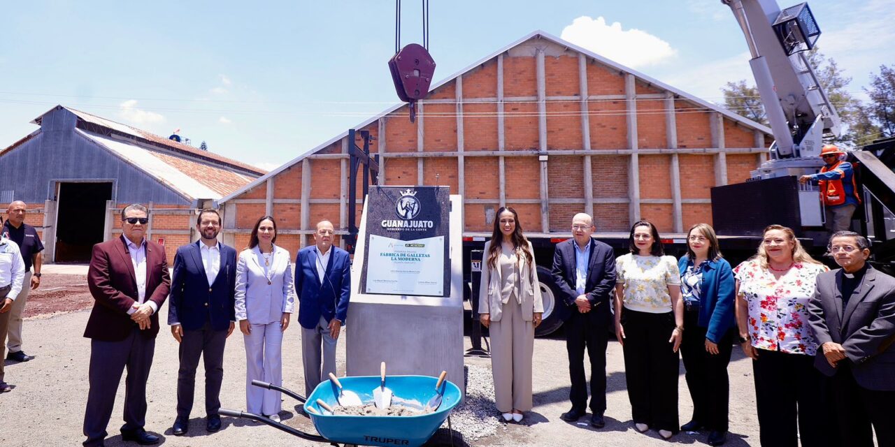 Primera Piedra de la Fábrica de Galletas La Moderna Irapuato
