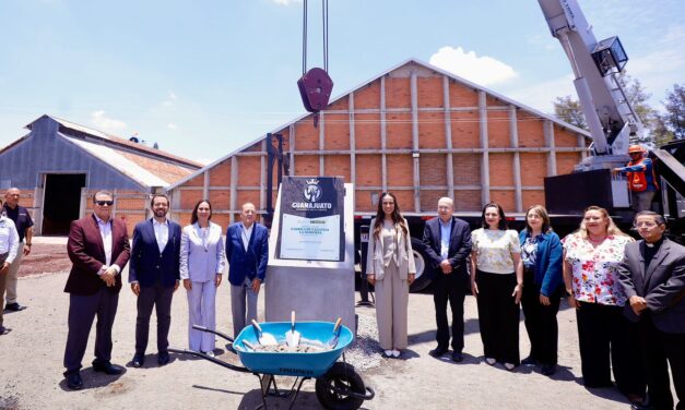 Primera Piedra de la Fábrica de Galletas La Moderna Irapuato