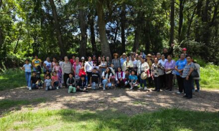 Adultos mayores de Purísima visitan el pueblo mágico de Jalpa de Cánovas