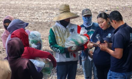 En Purísima del Rincón llevan apoyo a 51 jornaleras y 40 jornaleros